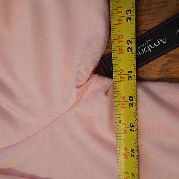 AMBRIELLE BRAND WOMEN'S PINK SOFT HOODED ROBE SIZE LARGE - Picture 9 of 16